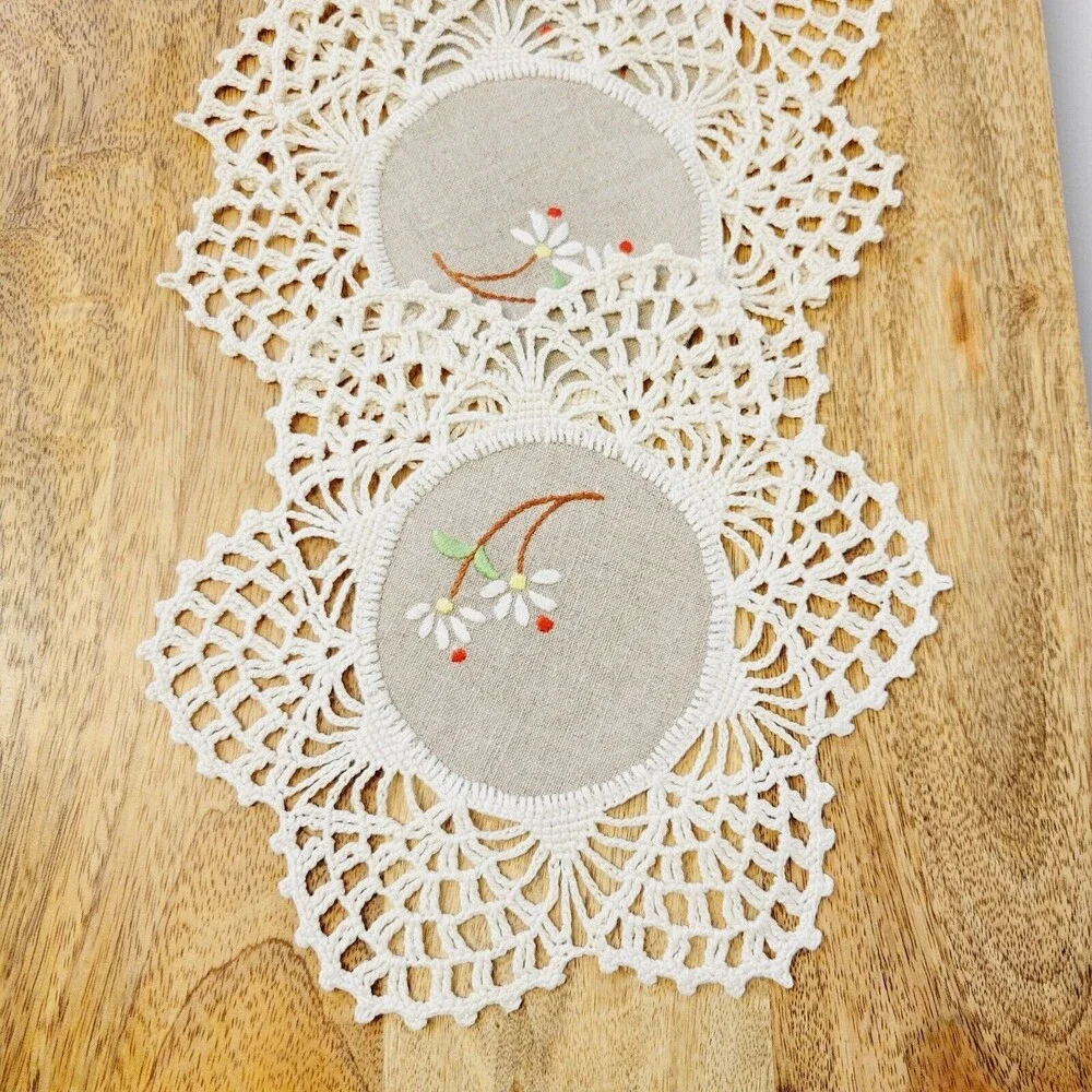 Vintage Handmade Linen OrnateCrocheted Edges Set Of 6 Tablecloth